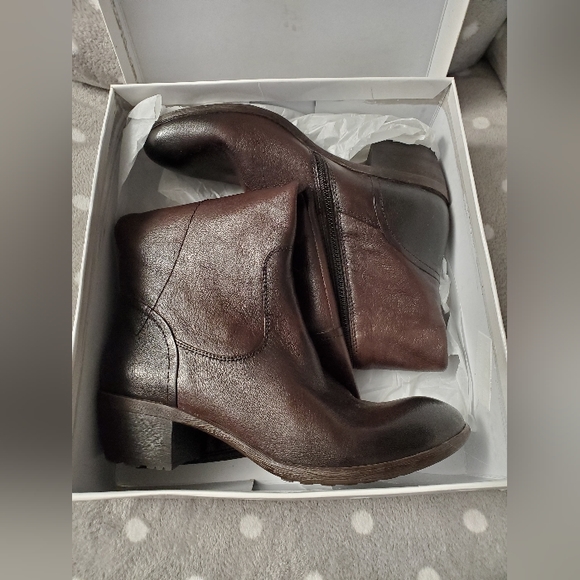 Arnold Churgin Leather knee high boots - Brand new never worn - Picture 16 of 16